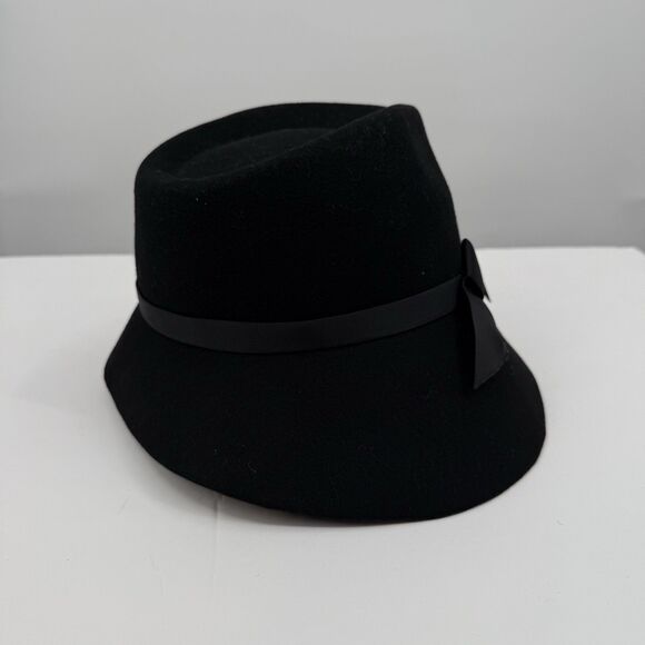 NWT Giovannio Black Felt Hat Big Bow Wool Designed In England Minimalist Classy - Picture 1 of 9